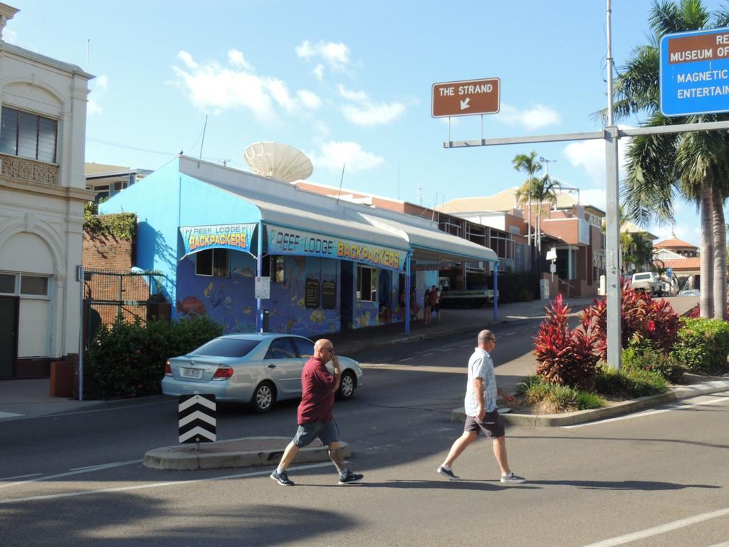 Reef Lodge Backpackers Townsville Exterior photo